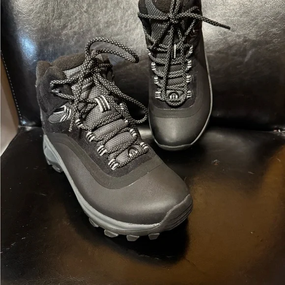 Merrell Women's Thermo Chill 2 Mid Waterproof black boot size 7.5 - Picture 3 of 6